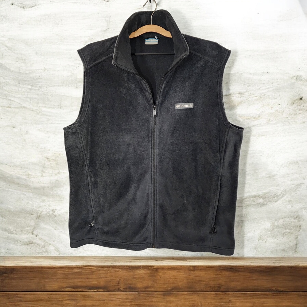Columbia Men's Black Fleece Vest